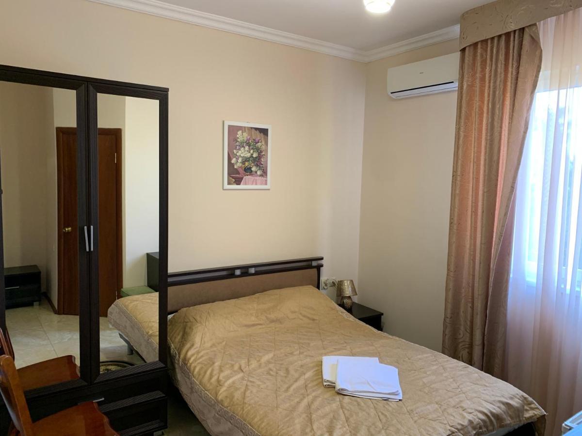 Guest House Aphyn Leto Gagra Esterno foto