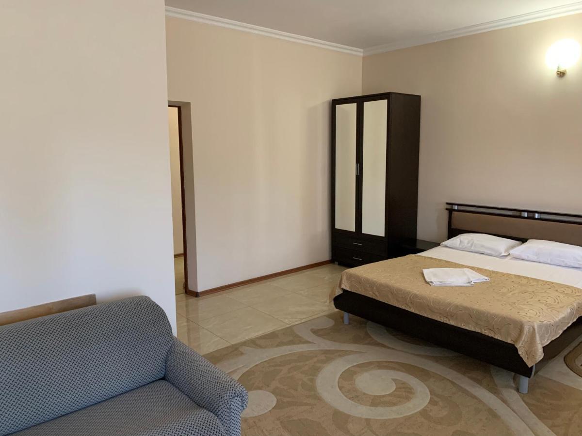 Guest House Aphyn Leto Gagra Esterno foto
